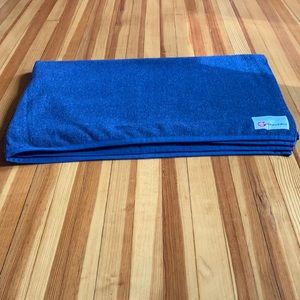 Manduka Navy Blue Recycled Wool Yoga Blanket